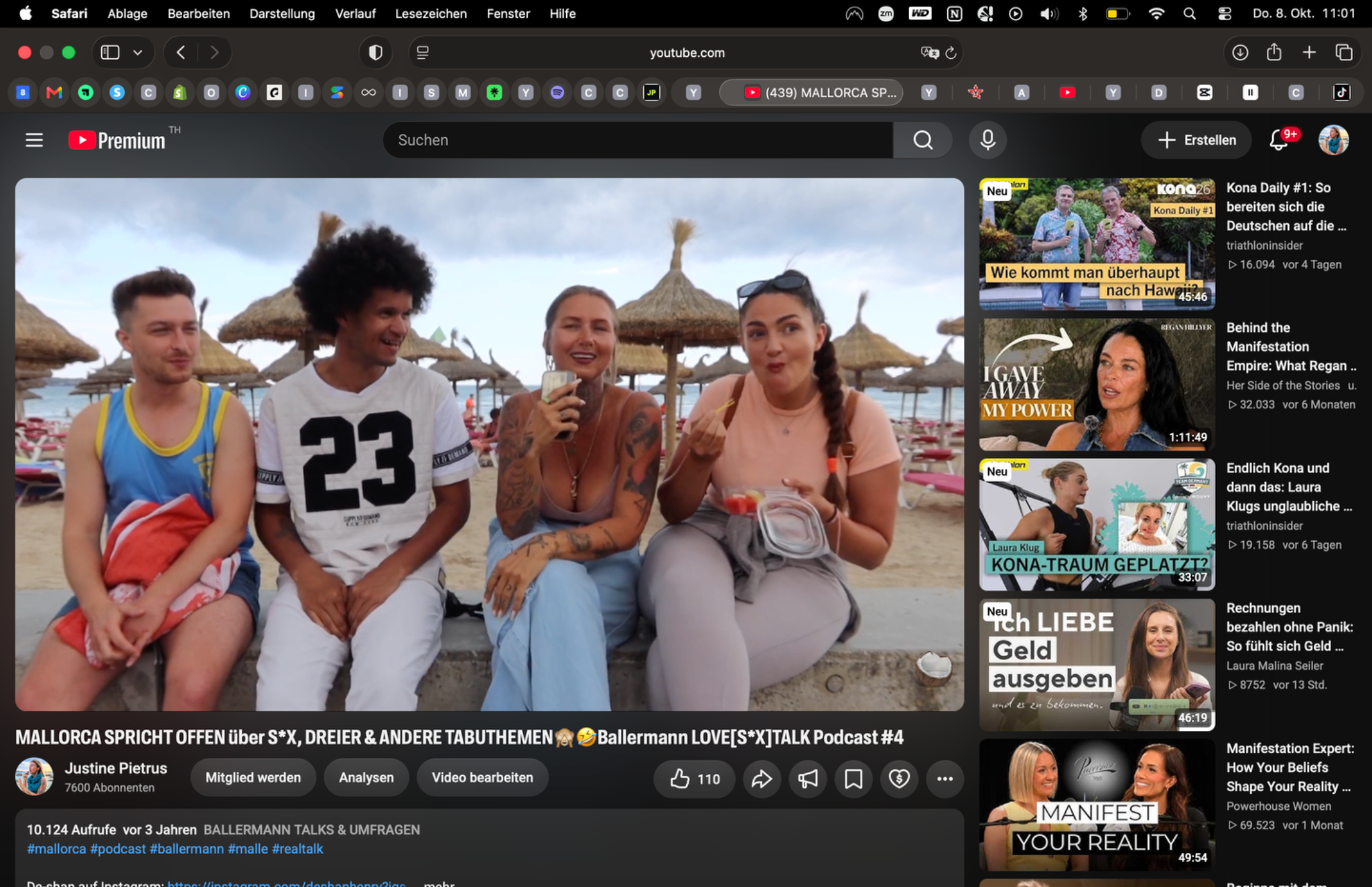 Justine im Ballermann-Podcast mit drei Gästen am Strand auf Mallorca